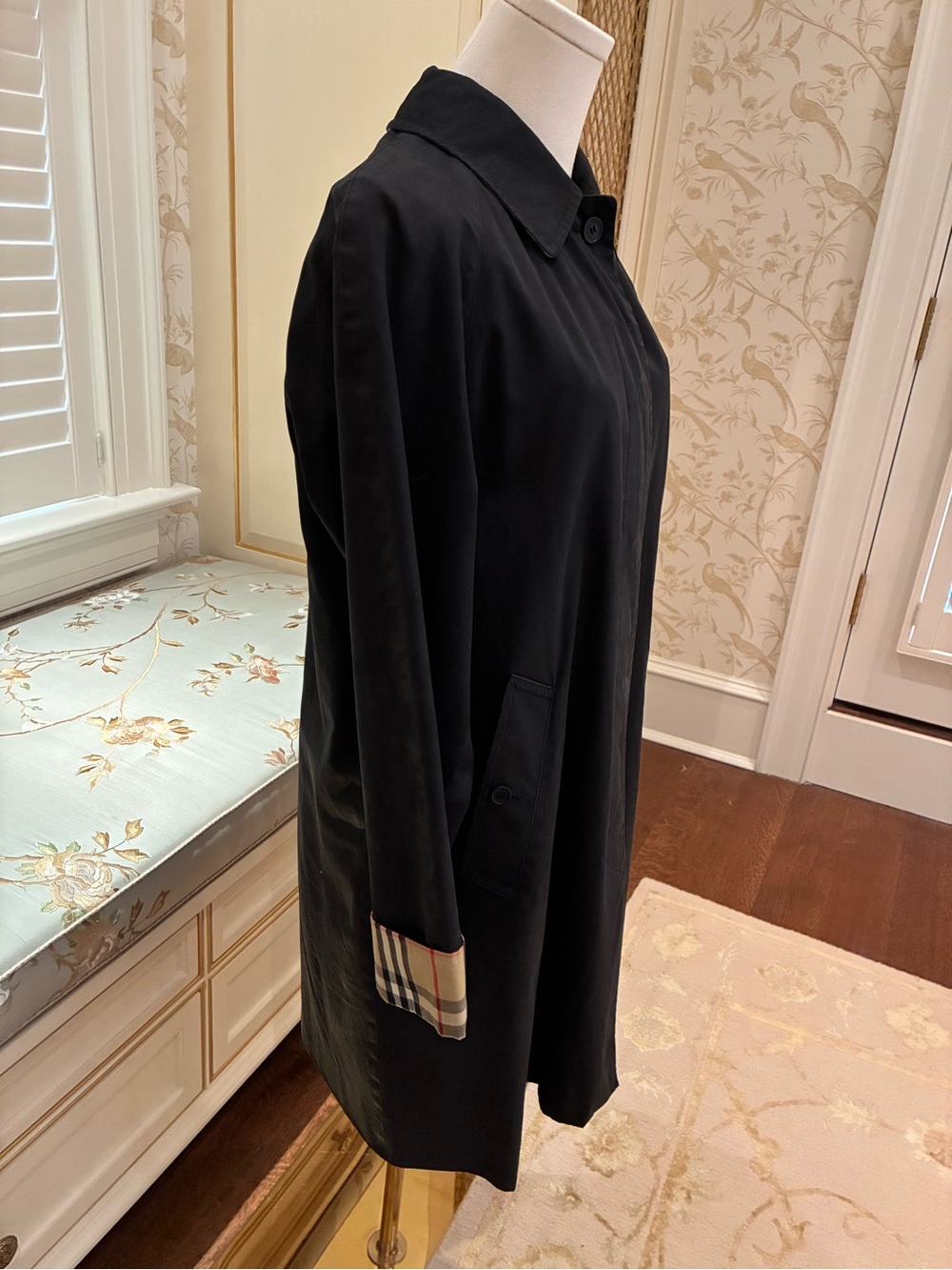 Burberry Black Trench Coat with Signature Check Cuff & Collar; Removable Lining - Picture 5 of 11